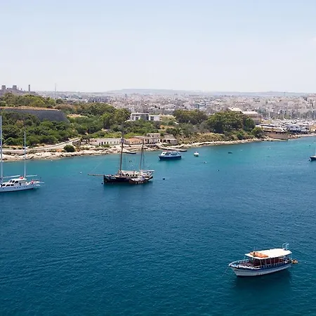 Seafront 3-bedroom Penthouse With Jacuzzi Sliema