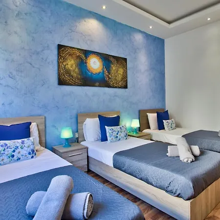 Seafront 3-bedroom Penthouse With Jacuzzi